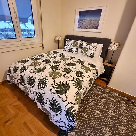 Cozy Apartment With Wrap Around Balcony Αθήνα Εξωτερικό φωτογραφία