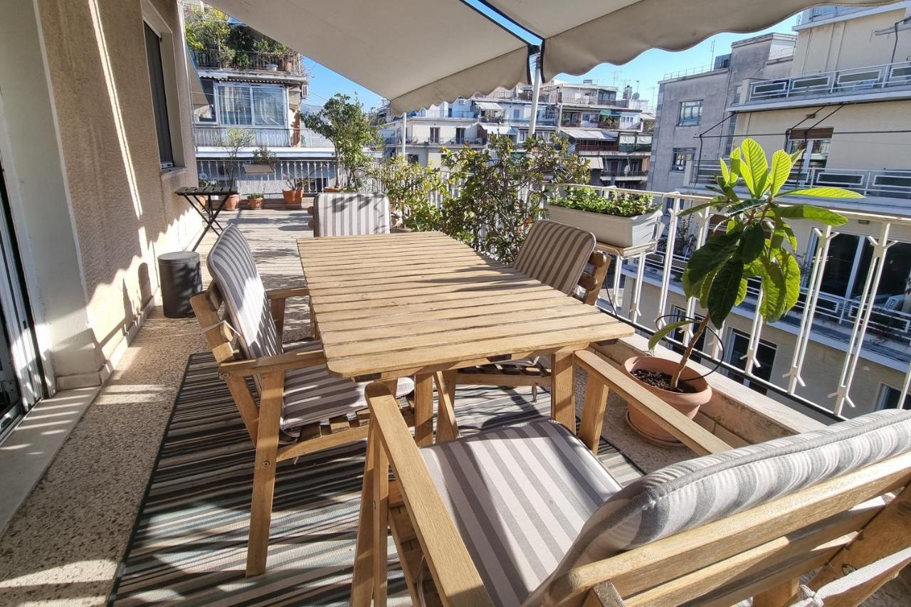 Cozy Apartment With Wrap Around Balcony Αθήνα Εξωτερικό φωτογραφία