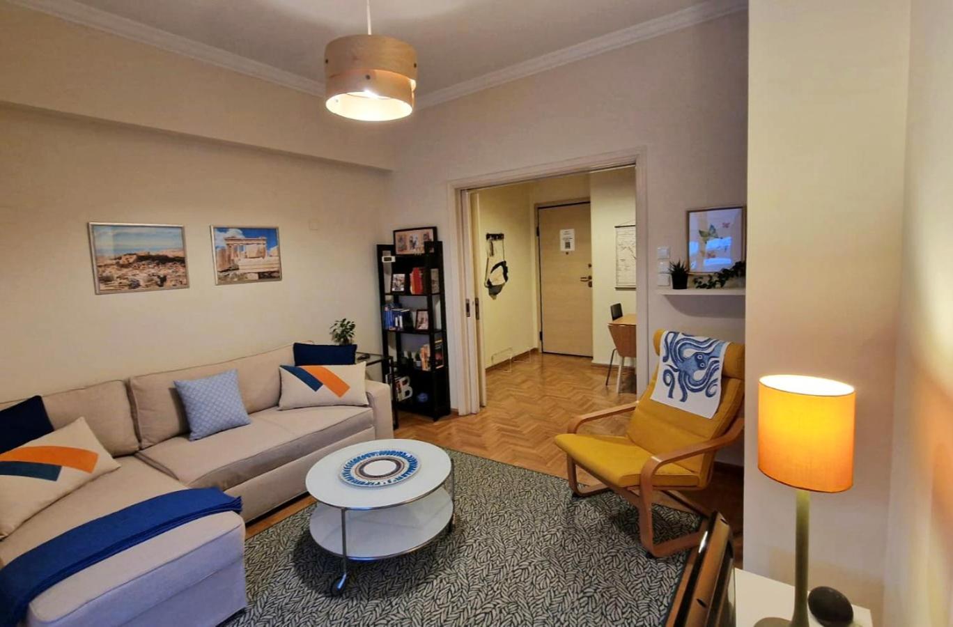 Cozy Apartment With Wrap Around Balcony Αθήνα Εξωτερικό φωτογραφία